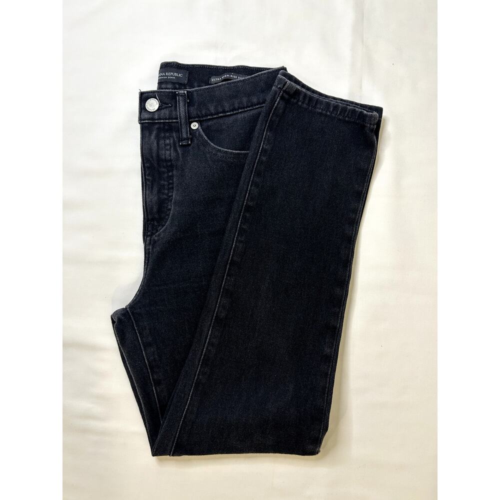 Banana Republic women's High Rise Slim Fit Straight Leg Size 2 Size 26